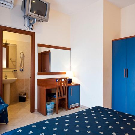Hotel 4 Pini Rzym Zewnętrze zdjęcie