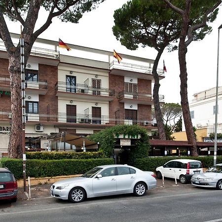 Hotel 4 Pini Rzym Zewnętrze zdjęcie