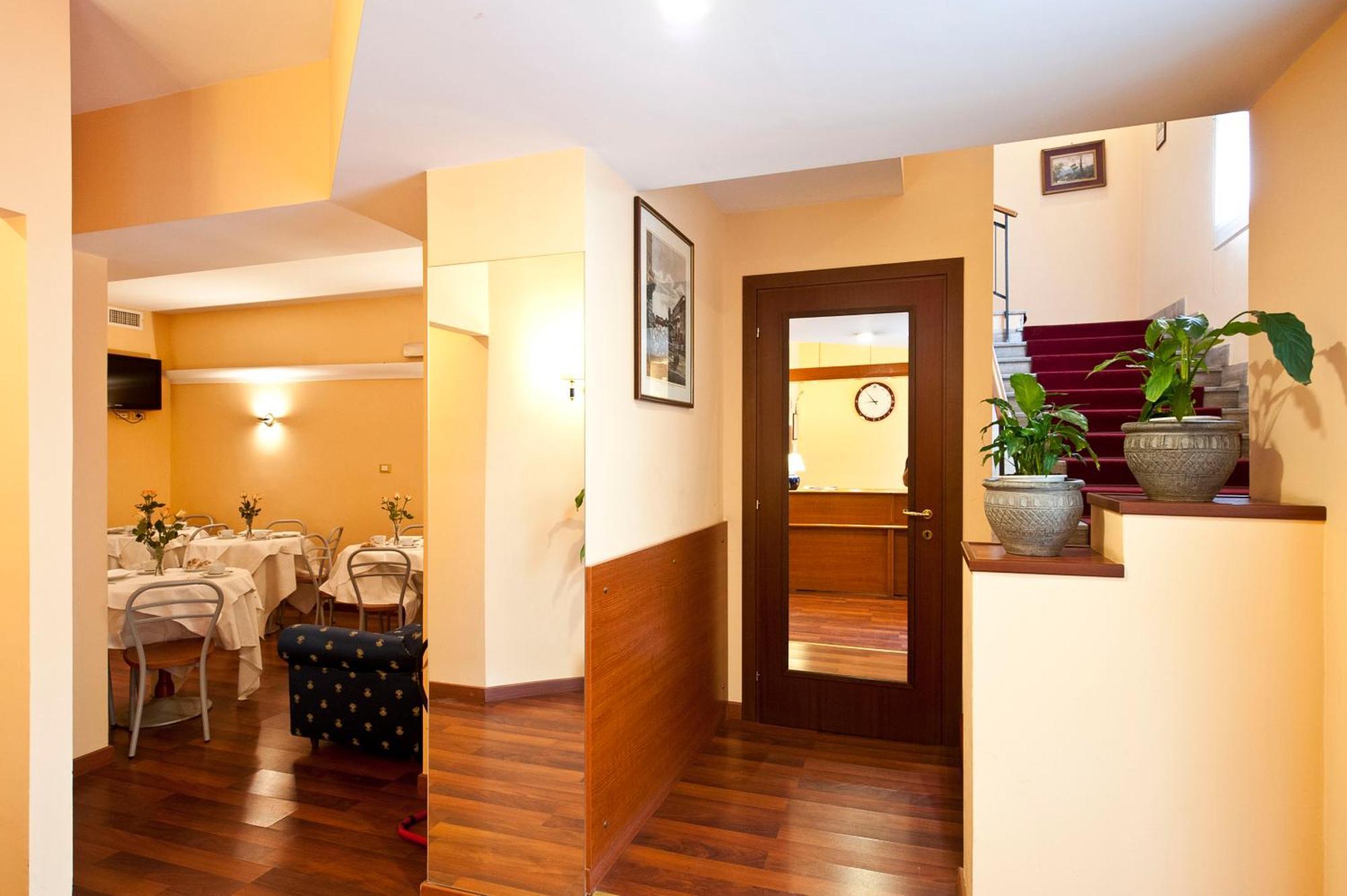 Hotel 4 Pini Rzym Zewnętrze zdjęcie