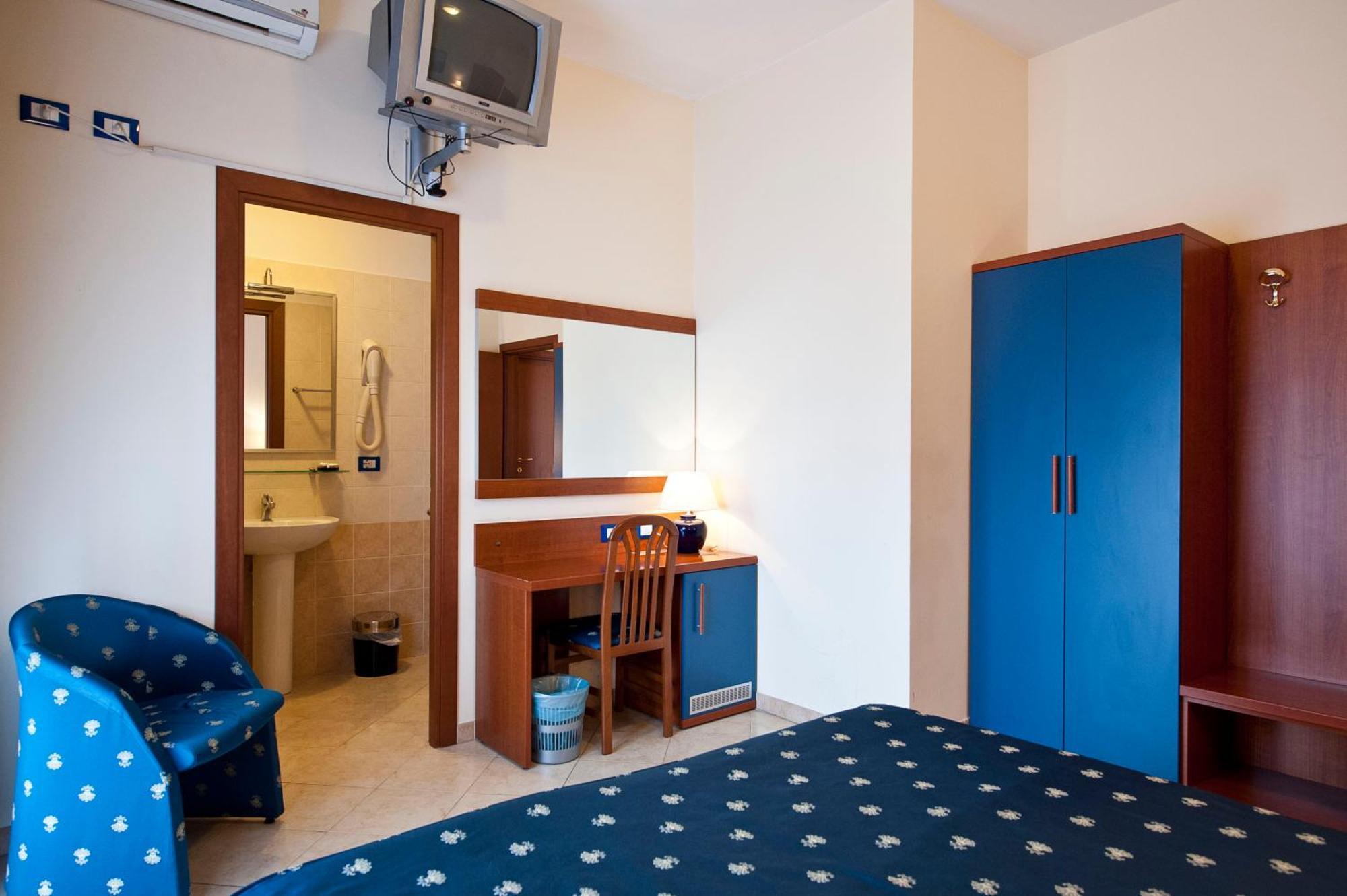 Hotel 4 Pini Rzym Zewnętrze zdjęcie